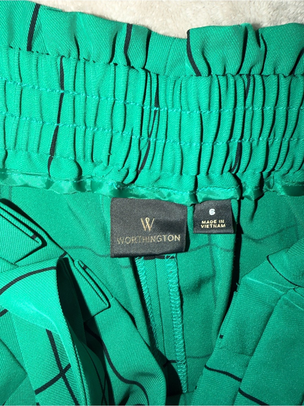 Worthington Paperbag Waist Shorts in high-rise green plaid/windowpane-size 6 - Picture 8 of 9